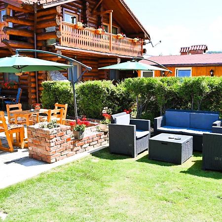 Casa De Lemn Villa Risnov Bagian luar foto