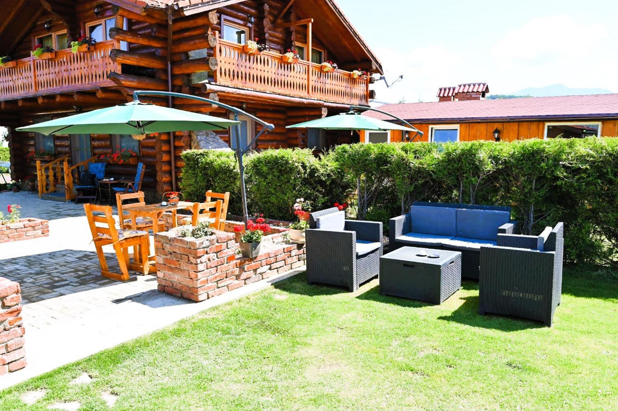 Casa De Lemn Villa Risnov Bagian luar foto