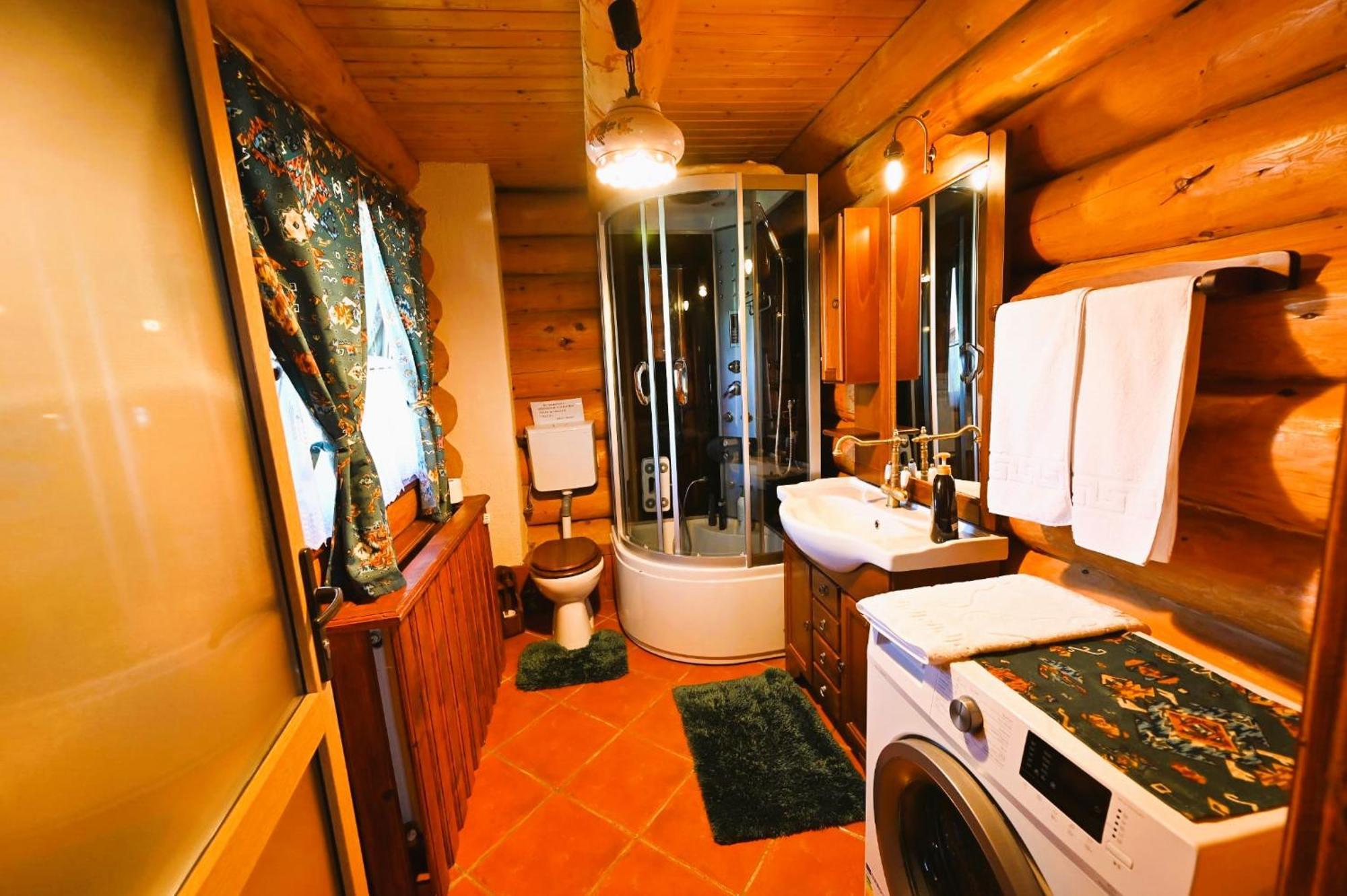 Casa De Lemn Villa Risnov Bagian luar foto